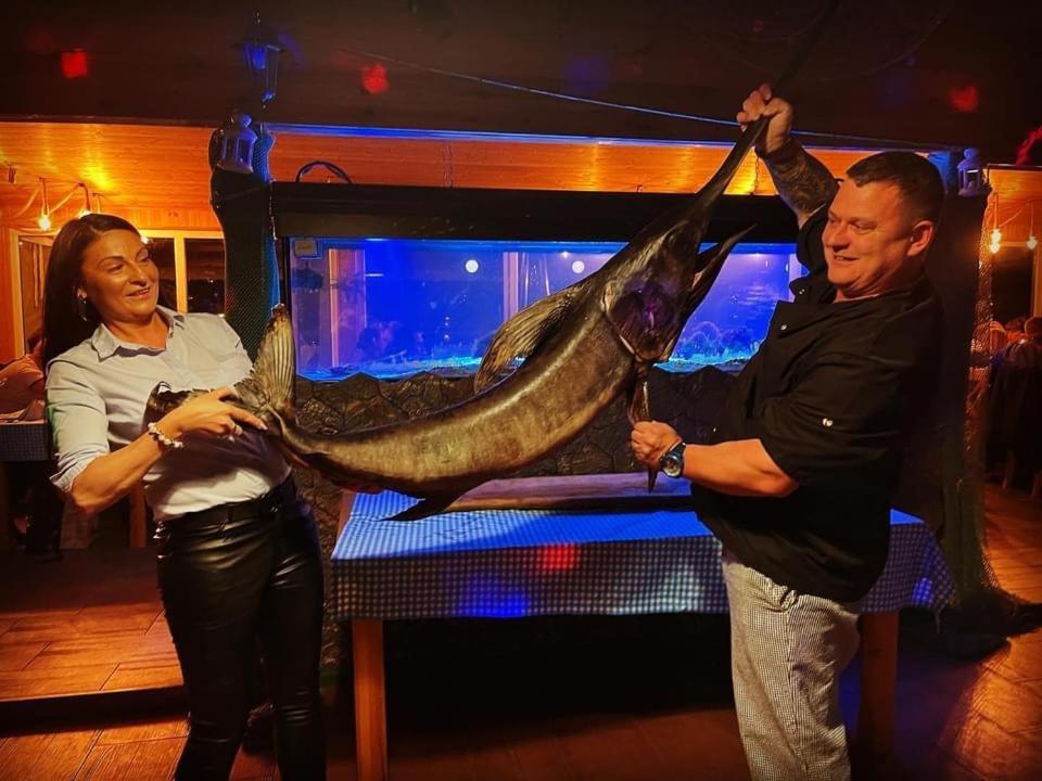 Restauracja I Noclegi Izba Rybacka W Krainie Wygaslych Wulkanow Podgorki Exteriör bild