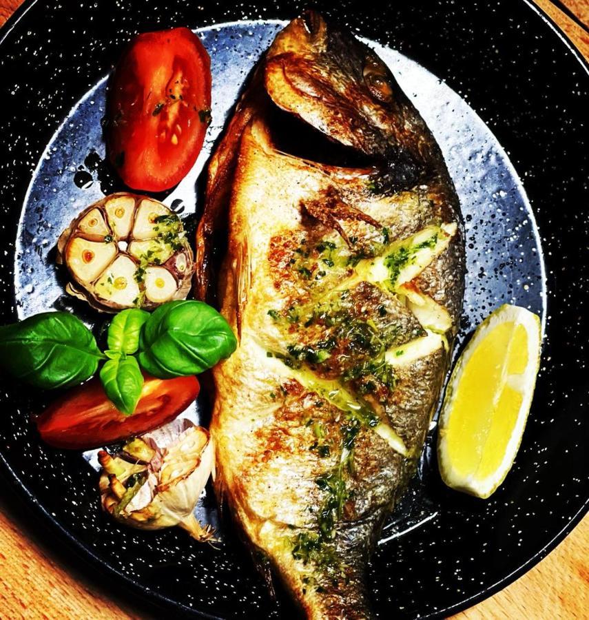 Restauracja I Noclegi Izba Rybacka W Krainie Wygaslych Wulkanow Podgorki Exteriör bild